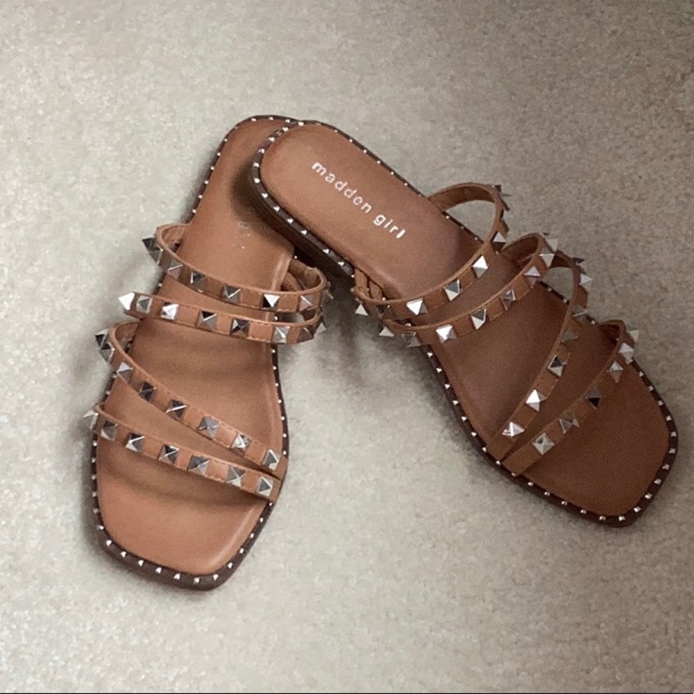 NWT, Madden Girl Studded strappy sandal